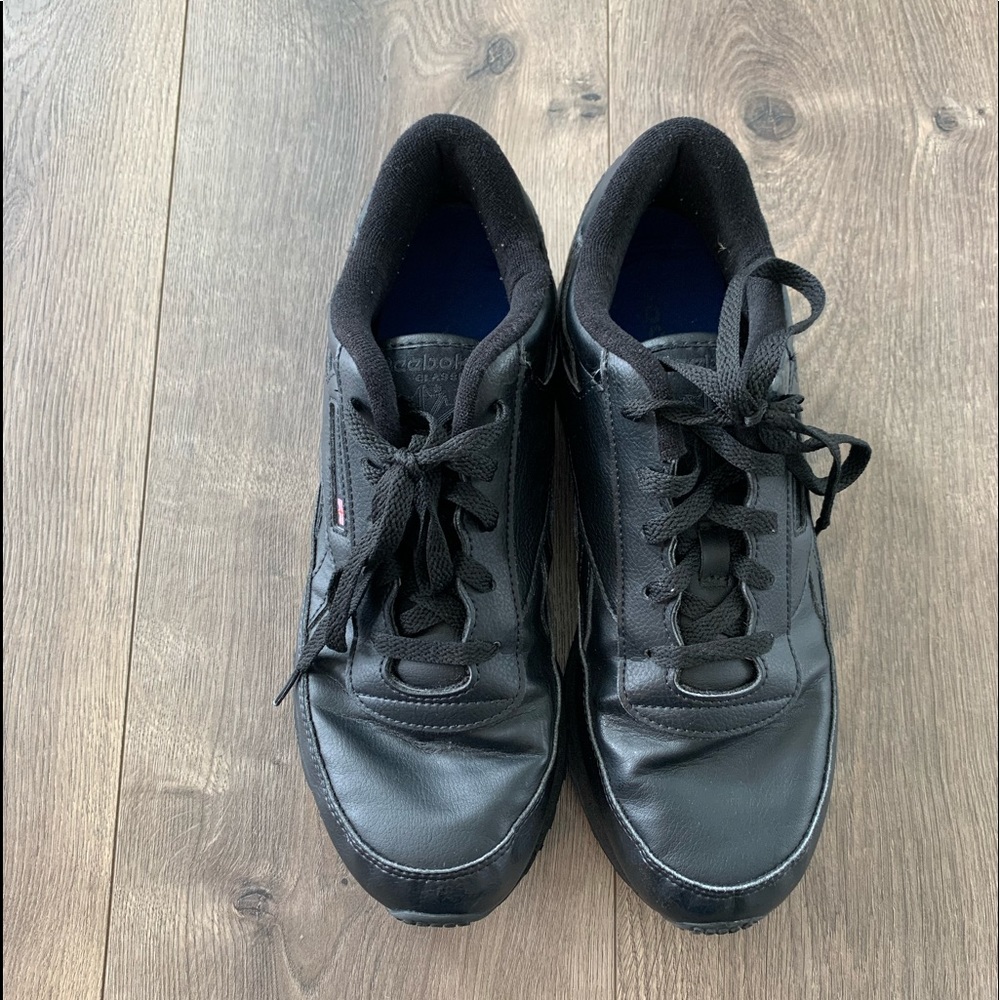Classic women’s leather shoes Reebok